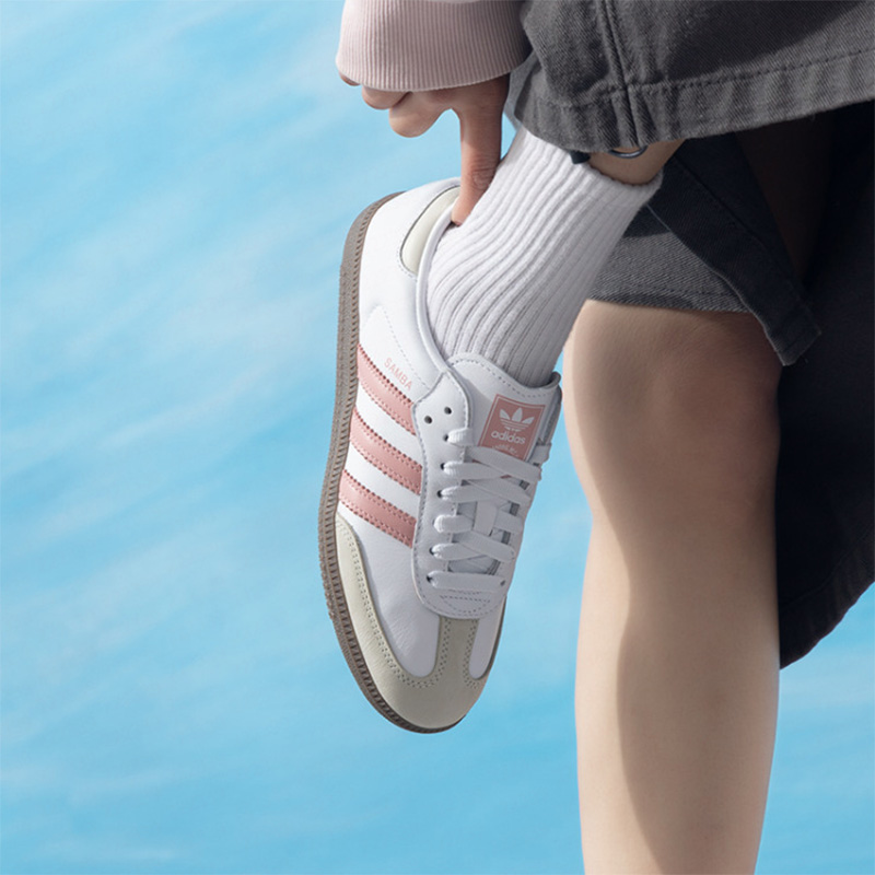 Scarpe sportive casual da donn - Adidas Shoes Samba recensione e prezzo